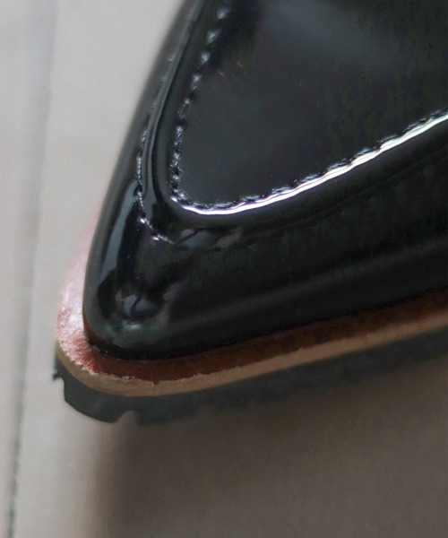 SESTO（セスト）の「ビジューモチーフ付きトラックソールローファーパンプス（ローファー・レディース・ブラック系その他/ブラック・25.0cm/23.0cm/22.5cm/24.5cm/23.5cm/24.0cm）」の4枚目の写真