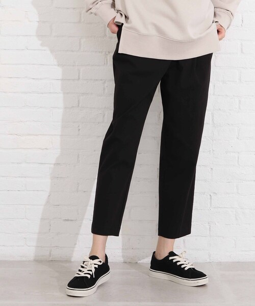 SHOO・LA・RUE(シューラルー)の「◆【S-LL】フロントホックセンタープレステーパードパンツ(その他パンツ・レディース・ブラック/ベージュ/オフホワイト/ブルー・01/02/03/04)」の1枚目の写真