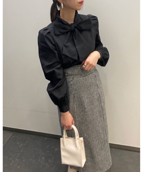 INGNI（イング）の「ボウタイ／ブラウス（シャツ/ブラウス・レディース・ブラック/オフホワイト・M）」の12枚目の写真