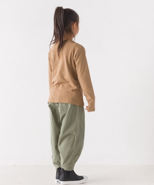 OMNES(オムネス)の「キッズ スラブコットンプリント長袖Tシャツ ロンT(Tシャツ/カットソー・キッズ・キャメル/ピンク/ネイビー/アイボリー/ブルーグレー・140/100/110/120/130)」の20枚目の写真