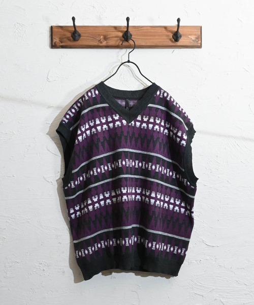 Anytime Songs（エニータイムソングス）の「幾何学柄 ジャガードニットベスト（ベスト・メンズ・ベージュ/グリーン/チャコール・MEDIUM/LARGE/X-LARGE）」の9枚目の写真