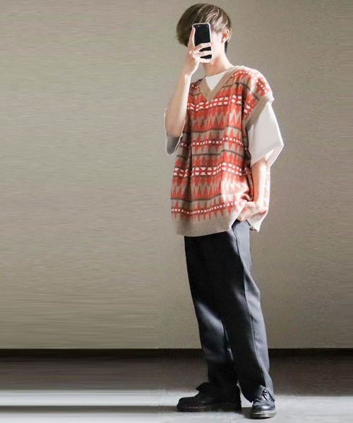 Anytime Songs（エニータイムソングス）の「幾何学柄 ジャガードニットベスト（ベスト・メンズ・ベージュ/グリーン/チャコール・MEDIUM/LARGE/X-LARGE）」の10枚目の写真