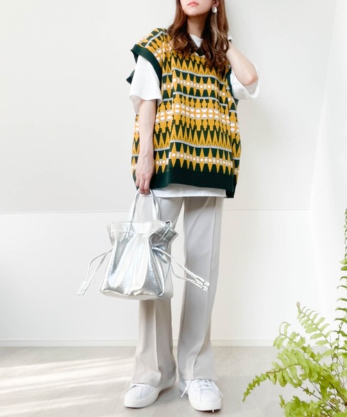 Anytime Songs（エニータイムソングス）の「幾何学柄 ジャガードニットベスト（ベスト・メンズ・ベージュ/グリーン/チャコール・MEDIUM/LARGE/X-LARGE）」の14枚目の写真