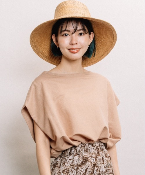 refinedworks(リファインドワークス)の「肩タック立体PO(Tシャツ/カットソー・レディース・ベージュ/カーキ/ブラック・FREE)」の1枚目の写真