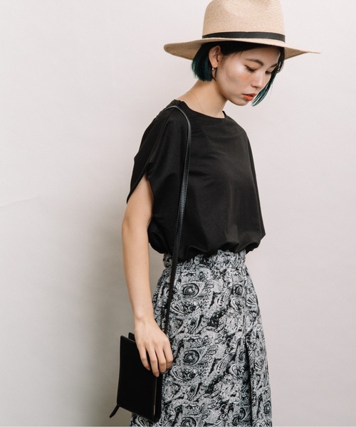 refinedworks(リファインドワークス)の「肩タック立体PO(Tシャツ/カットソー・レディース・ベージュ/カーキ/ブラック・FREE)」の10枚目の写真