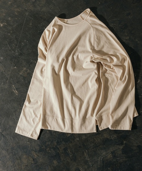 khakito(カーキト)の「オーバーシルエットフリーダムスリーブロングTシャツ(Tシャツ/カットソー・レディース・チャコール/イエロー/アイボリー・FREE)」の16枚目の写真