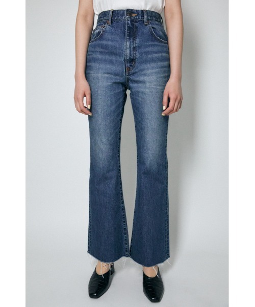 MOUSSY（マウジー）の「CUT OFF FLARE（デニムパンツ・レディース・ブルー・23inch/24inch/25inch/26inch）」の7枚目の写真