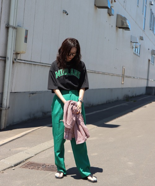 COURO（コウロ）の「カレッジロゴワッペンオーバーサイズ半袖Tシャツ（Tシャツ/カットソー・レディース・ホワイト/ブラック/ブルー/グリーン/オートミール・M/L）」の7枚目の写真