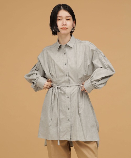 CASA FLINE(カーサフライン)の「casa fline/バックオープンボリュームシャツ(シャツ/ブラウス・レディース・グレー/ホワイト/オレンジ・FREE)」の4枚目の写真