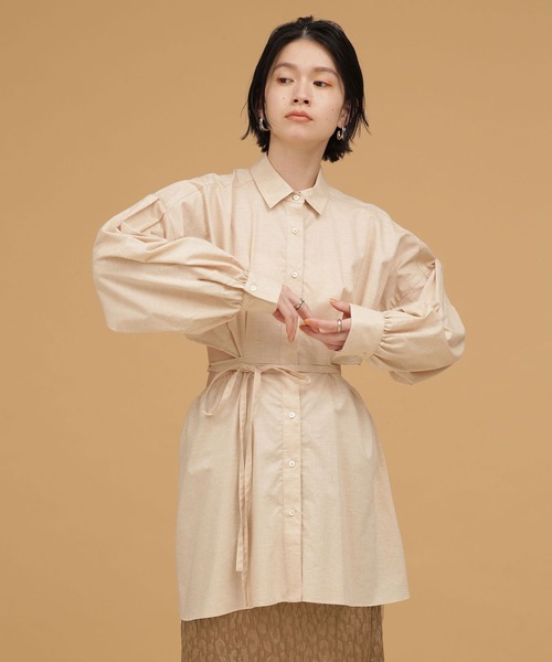 CASA FLINE(カーサフライン)の「casa fline/バックオープンボリュームシャツ(シャツ/ブラウス・レディース・グレー/ホワイト/オレンジ・FREE)」の9枚目の写真