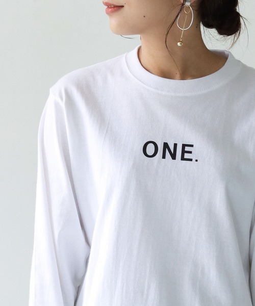 HER CLOSET(ハークローゼット)の「 【HER CLOSET】WEB限定 ナンバリング長袖ロゴロンT 新色追加 WEB LIMITED NUMBERING LONG LOGO LONG TEE NEW COLOR(Tシャツ/カットソー・レディース・ホワイト/ブラック/ネイビー/ブラウン/ホワイト系その他/ブラック系その他・S/M/L)」の2枚目の写真