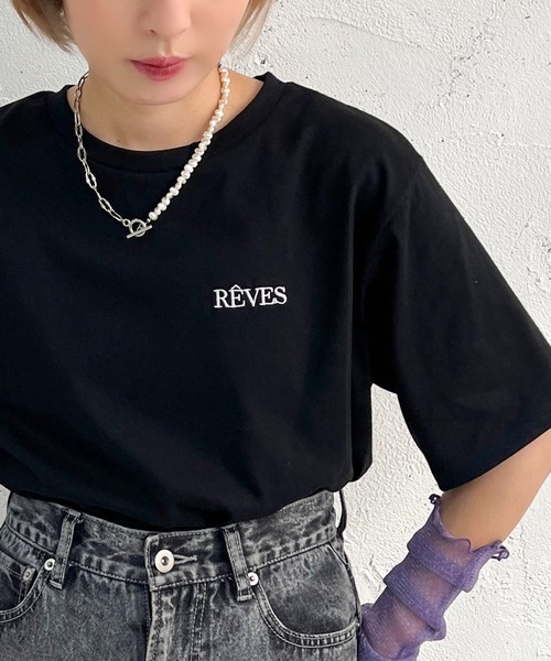 apres jour mignon(アプレジュールミニョン)の「シュエットチビロゴ刺繍Tシャツ【ZOZOTOWN限定アイテム】(Tシャツ/カットソー・レディース・ホワイト系その他/ナチュラル/ブラック系その他/ブラック/アイボリー/オフホワイト・フリー/X-LARGE)」の5枚目の写真