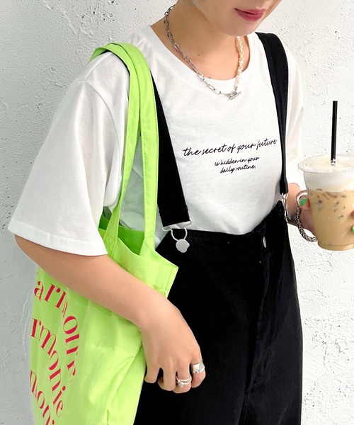 apres jour mignon(アプレジュールミニョン)の「シュエットチビロゴ刺繍Tシャツ【ZOZOTOWN限定アイテム】(Tシャツ/カットソー・レディース・ホワイト系その他/ナチュラル/ブラック系その他/ブラック/アイボリー/オフホワイト・フリー/X-LARGE)」の2枚目の写真