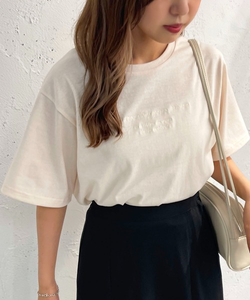 apres jour mignon(アプレジュールミニョン)の「シュエットチビロゴ刺繍Tシャツ【ZOZOTOWN限定アイテム】(Tシャツ/カットソー・レディース・ホワイト系その他/ナチュラル/ブラック系その他/ブラック/アイボリー/オフホワイト・フリー/X-LARGE)」の14枚目の写真