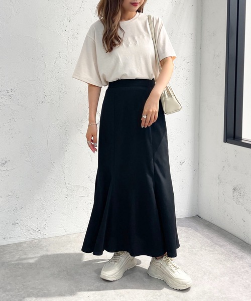 apres jour mignon(アプレジュールミニョン)の「シュエットチビロゴ刺繍Tシャツ【ZOZOTOWN限定アイテム】(Tシャツ/カットソー・レディース・ホワイト系その他/ナチュラル/ブラック系その他/ブラック/アイボリー/オフホワイト・フリー/X-LARGE)」の17枚目の写真