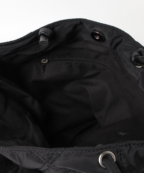 AS KNOW AS plus（アズノゥアズプラス）の「♪キルティング縦長トートバッグ（トートバッグ・レディース・ブラック/カーキ/アイボリー・FREE）」の10枚目の写真