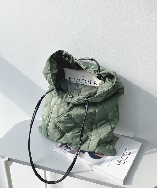 AS KNOW AS plus（アズノゥアズプラス）の「♪キルティング縦長トートバッグ（トートバッグ・レディース・ブラック/カーキ/アイボリー・FREE）」の3枚目の写真