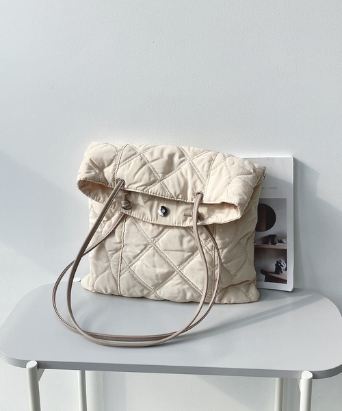 AS KNOW AS plus（アズノゥアズプラス）の「♪キルティング縦長トートバッグ（トートバッグ・レディース・ブラック/カーキ/アイボリー・FREE）」の20枚目の写真