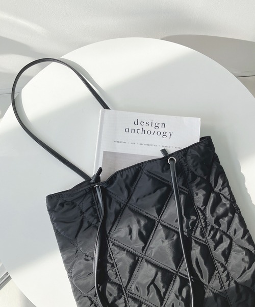 AS KNOW AS plus（アズノゥアズプラス）の「♪キルティング縦長トートバッグ（トートバッグ・レディース・ブラック/カーキ/アイボリー・FREE）」の18枚目の写真