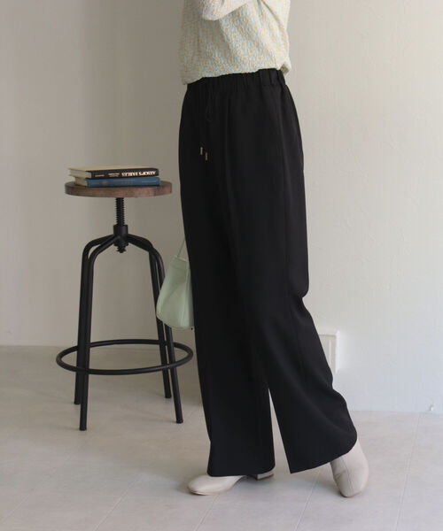 fredy emue(フレディエミュ)の「センタープレスフレアーパンツ(スラックス・レディース・チャコールグレー/ブラック/ライトグレー・38/36)」の12枚目の写真