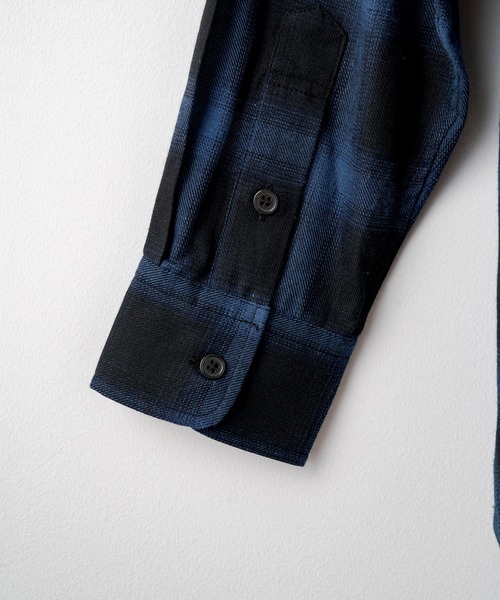 WHIMSIC（ウィムジック）の「【WHIMSIC】オンブレチェックシャツ（シャツ/ブラウス・レディース・ネイビー/グリーン/チャコールグレー・FREE）」の5枚目の写真