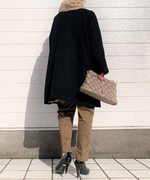 Q（キュー）の「ノーカラーミドルコート（ノーカラーコート・レディース・ブラック/ターコイズブルー・MEDIUM）」の4枚目の写真