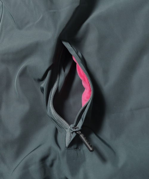 ROARK REVIVAL(ロアークリバイバル)の「ROARK REVIVAL/ロアークリバイバル "THE MESSENGER" COACHES JACKET コーチジャケット(ナイロンジャケット・メンズ・チャコール/サンドベージュ/ダークグリーン・XL/L/M)」の22枚目の写真