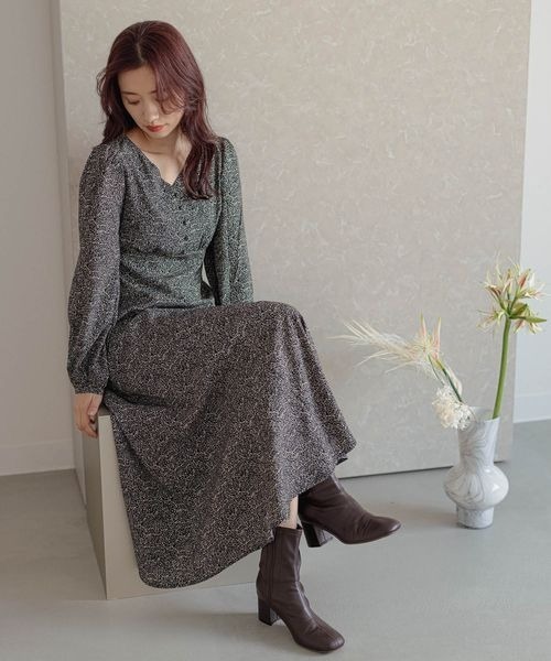 mysty woman（ミスティウーマン）の「マチフレアーエンパイアワンピース 170696（ワンピース・レディース・ブラック/ベージュ/ブラウン・FREE）」の6枚目の写真