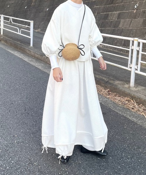 CAROLINA GLASER（カロリナ グレイサー）の「Aya × CAROLINA GLASER / リボンバルーン スカート（スカート・レディース・ブラック/ホワイト・SMALL/MEDIUM）」の3枚目の写真