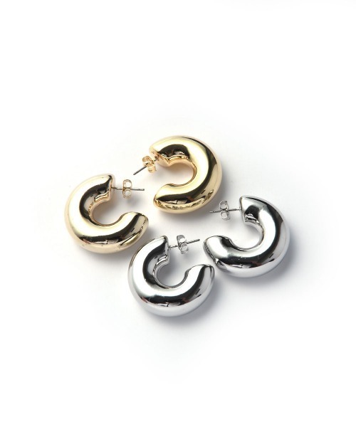 marjour(マージュール)の「METAL CIRCLE PIERCE(ピアス(両耳用)・レディース・シルバー/ゴールド・FREE)」の6枚目の写真