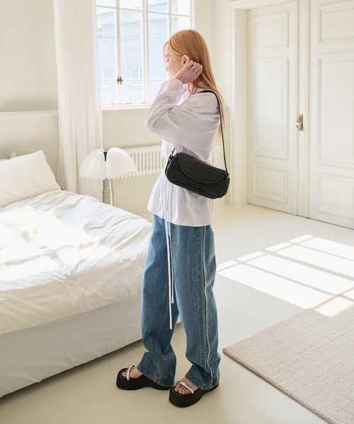 UNE MANSION(ユヌマンション)の「クロコバッグ(BLACK)(ハンドバッグ・レディース・ブラック・ONE SIZE)」の4枚目の写真