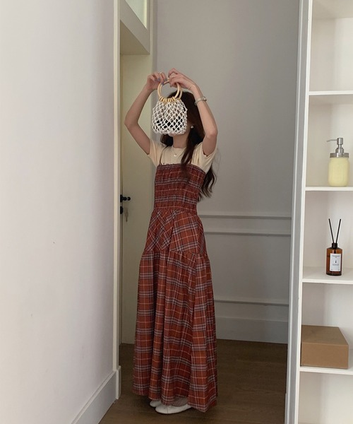 LYEON(リヨン)の「チェックキャミワンピース(ワンピース・レディース・マルーン/モカ・FREE)」の3枚目の写真