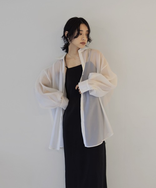 hellam（へラム）の「バッククロス サテンキャミワンピ（ワンピース・レディース・ブラック/グレイッシュベージュ・FREE）」の12枚目の写真