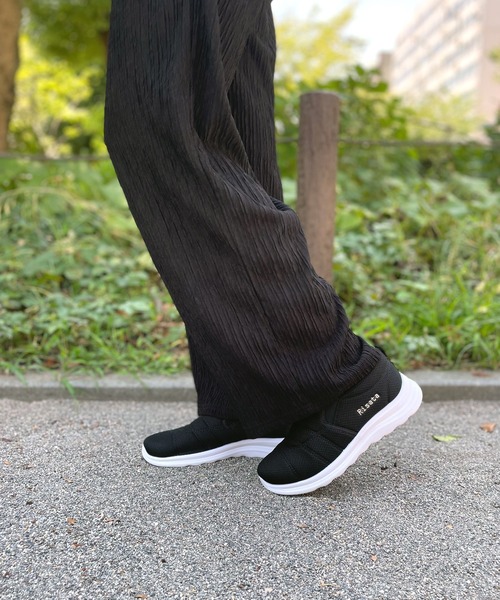 LUGG NAGG(ラグナグ)の「【軽量】伸縮ニットスリッポンスニーカー【幅広】(スニーカー・レディース・ブラック/グレー/ベージュ・23.0cm/23.5cm/24.0cm/24.5cm/22.5cm)」の6枚目の写真