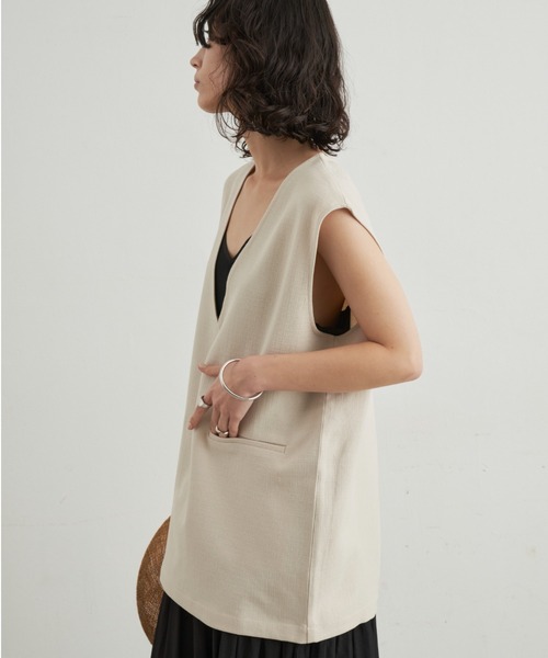 Aunt Marie's（アントマリーズ）の「リネンライクＶネックジレ / SETUP対応（ベスト・レディース・ブラック/チャコールグレー/ベージュ・FREE）」の7枚目の写真