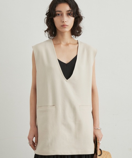 Aunt Marie's（アントマリーズ）の「リネンライクＶネックジレ / SETUP対応（ベスト・レディース・ブラック/チャコールグレー/ベージュ・FREE）」の8枚目の写真