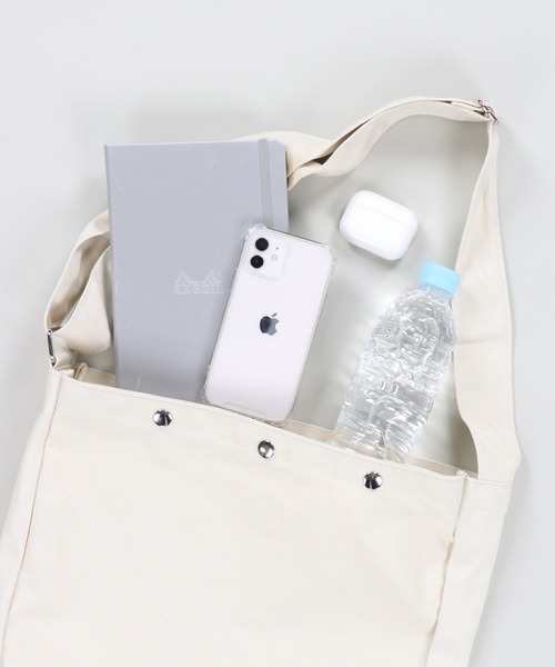 SPINNS（スピンズ）の「3ボタンキャンパスショルダーバッグ（ショルダーバッグ・メンズ・ブラウン/ブラック/オフホワイト・ONESIZE）」の7枚目の写真