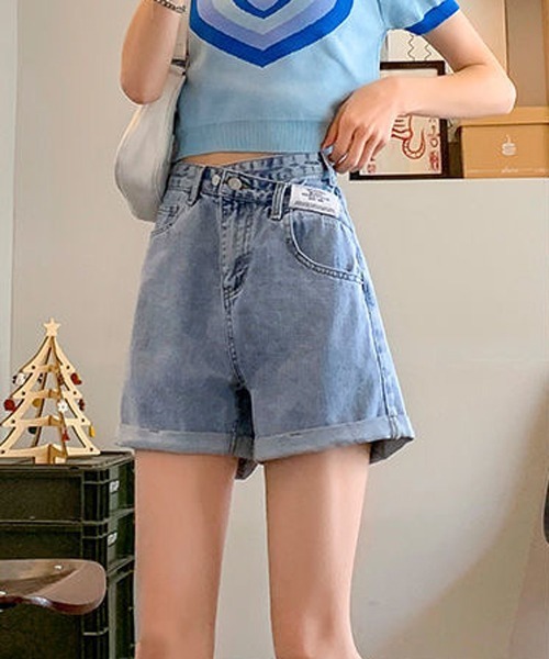 gossip!ロサンゼルス(ゴシップロサンゼルス)の「ハイウェストショートデニムパンツ(デニムパンツ・レディース・ブラック/ライトブルー・S/M/L)」の17枚目の写真