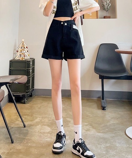 gossip!ロサンゼルス(ゴシップロサンゼルス)の「ハイウェストショートデニムパンツ(デニムパンツ・レディース・ブラック/ライトブルー・S/M/L)」の9枚目の写真