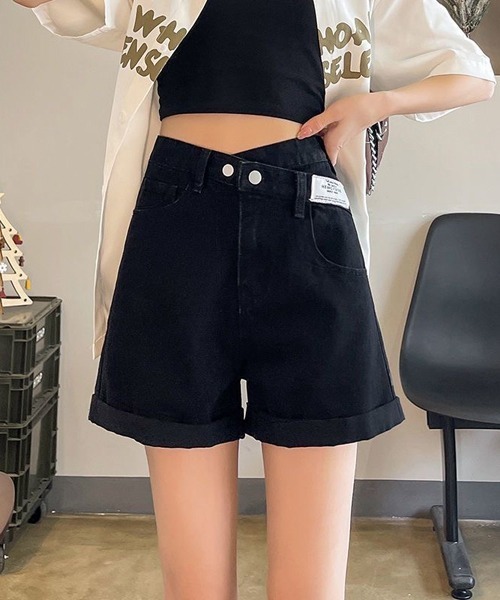 gossip!ロサンゼルス(ゴシップロサンゼルス)の「ハイウェストショートデニムパンツ(デニムパンツ・レディース・ブラック/ライトブルー・S/M/L)」の4枚目の写真