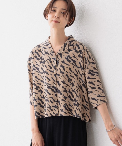 LEPSIM(レプシィム)の「開襟ショート柄5分袖シャツ 904675(シャツ/ブラウス・レディース・ベージュ/オレンジ/グリーン・FREE)」の2枚目の写真