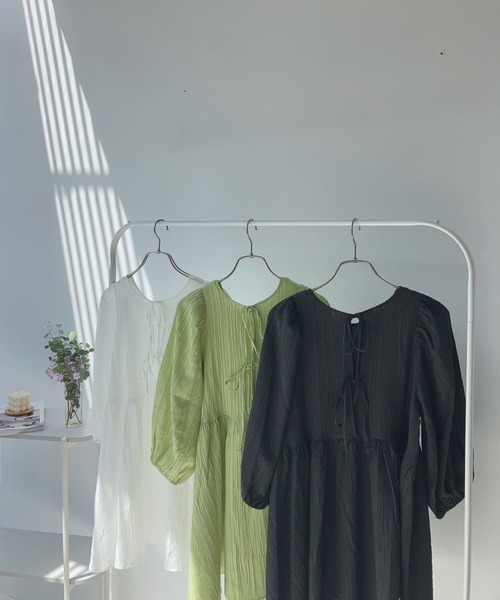 AS KNOW AS plus（アズノゥアズプラス）の「〇バックリボン ボリューム袖チュニック（チュニック・レディース・ライム/オフホワイト/ブラック・FREE）」の5枚目の写真