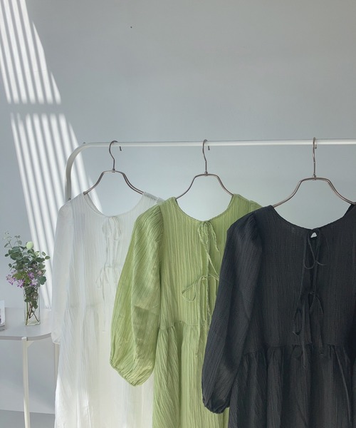 AS KNOW AS plus（アズノゥアズプラス）の「〇バックリボン ボリューム袖チュニック（チュニック・レディース・ライム/オフホワイト/ブラック・FREE）」の6枚目の写真