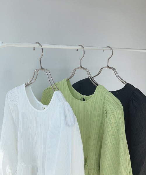 AS KNOW AS plus（アズノゥアズプラス）の「〇バックリボン ボリューム袖チュニック（チュニック・レディース・ライム/オフホワイト/ブラック・FREE）」の8枚目の写真