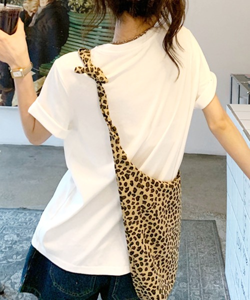 Amulet（アミュレット）の「アシンメトリースリットTシャツ（Tシャツ/カットソー・レディース・ホワイト/グリーン/ブラック・L/M/XL）」の10枚目の写真