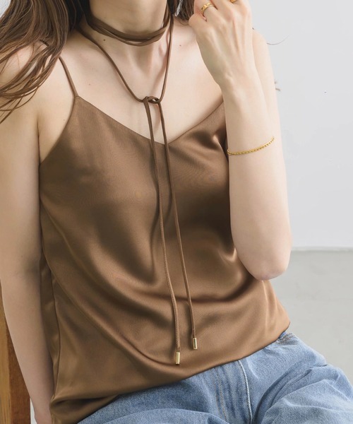 NEUNA（ヌナ）の「【取り外し可能なリボン付き】サテンキャミソール