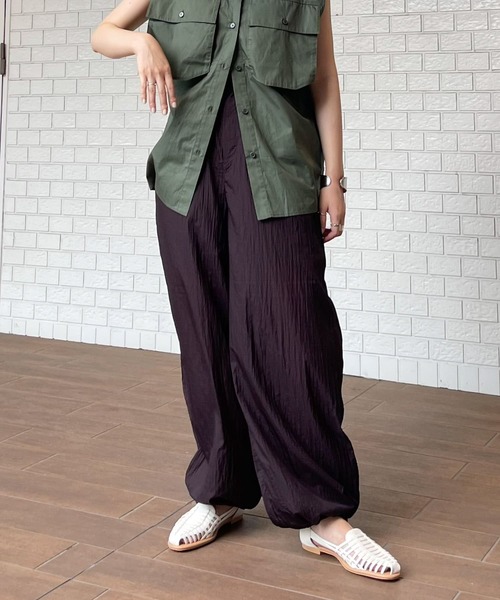 KBF（ケイビーエフ）の「シアードロストヘムパンツ（その他パンツ・レディース・アイボリー/レッド系その他・ONE）」の2枚目の写真