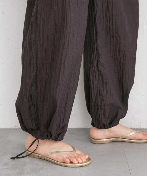 KBF（ケイビーエフ）の「シアードロストヘムパンツ（その他パンツ・レディース・アイボリー/レッド系その他・ONE）」の11枚目の写真