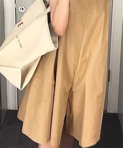 Ritzy(リッツィー)の「ノースリーブ オールインワン ワンピース(サロペット/オーバーオール・レディース・ベージュ/ブラック・M/L)」の7枚目の写真