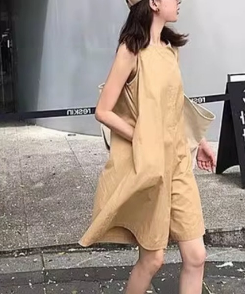 Ritzy(リッツィー)の「ノースリーブ オールインワン ワンピース(サロペット/オーバーオール・レディース・ベージュ/ブラック・M/L)」の3枚目の写真